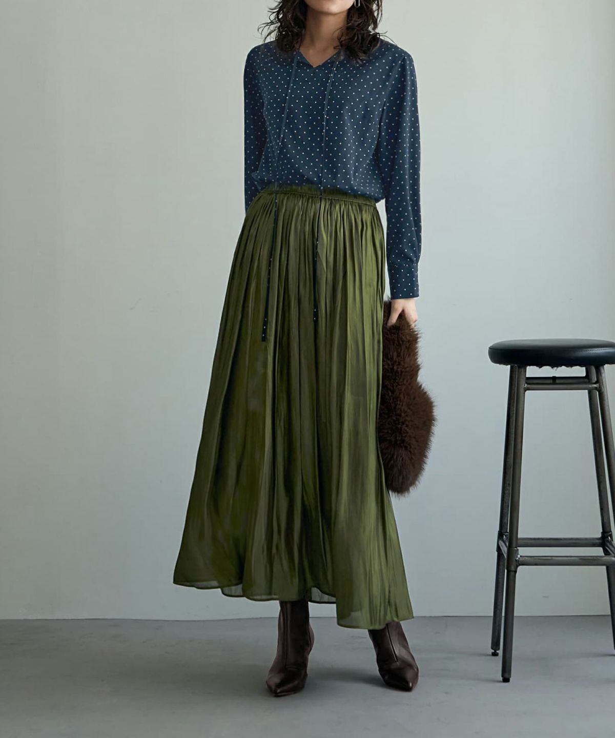 ダークブラウン