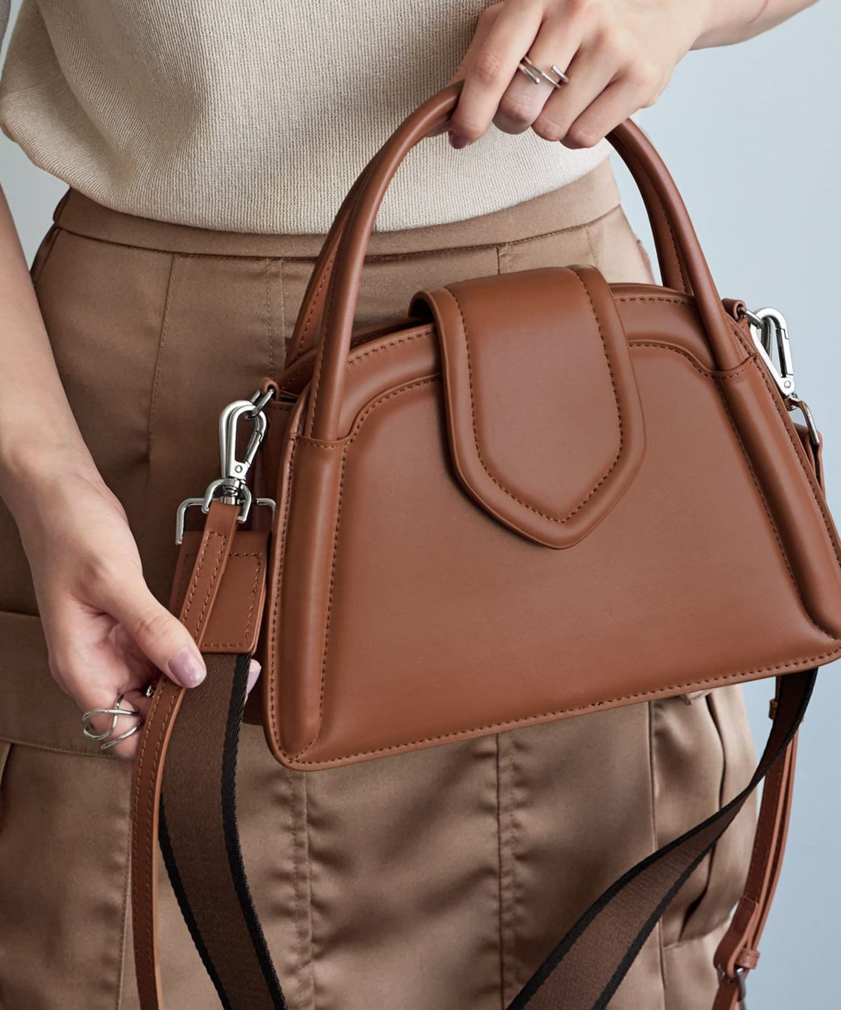 ライトブラウン