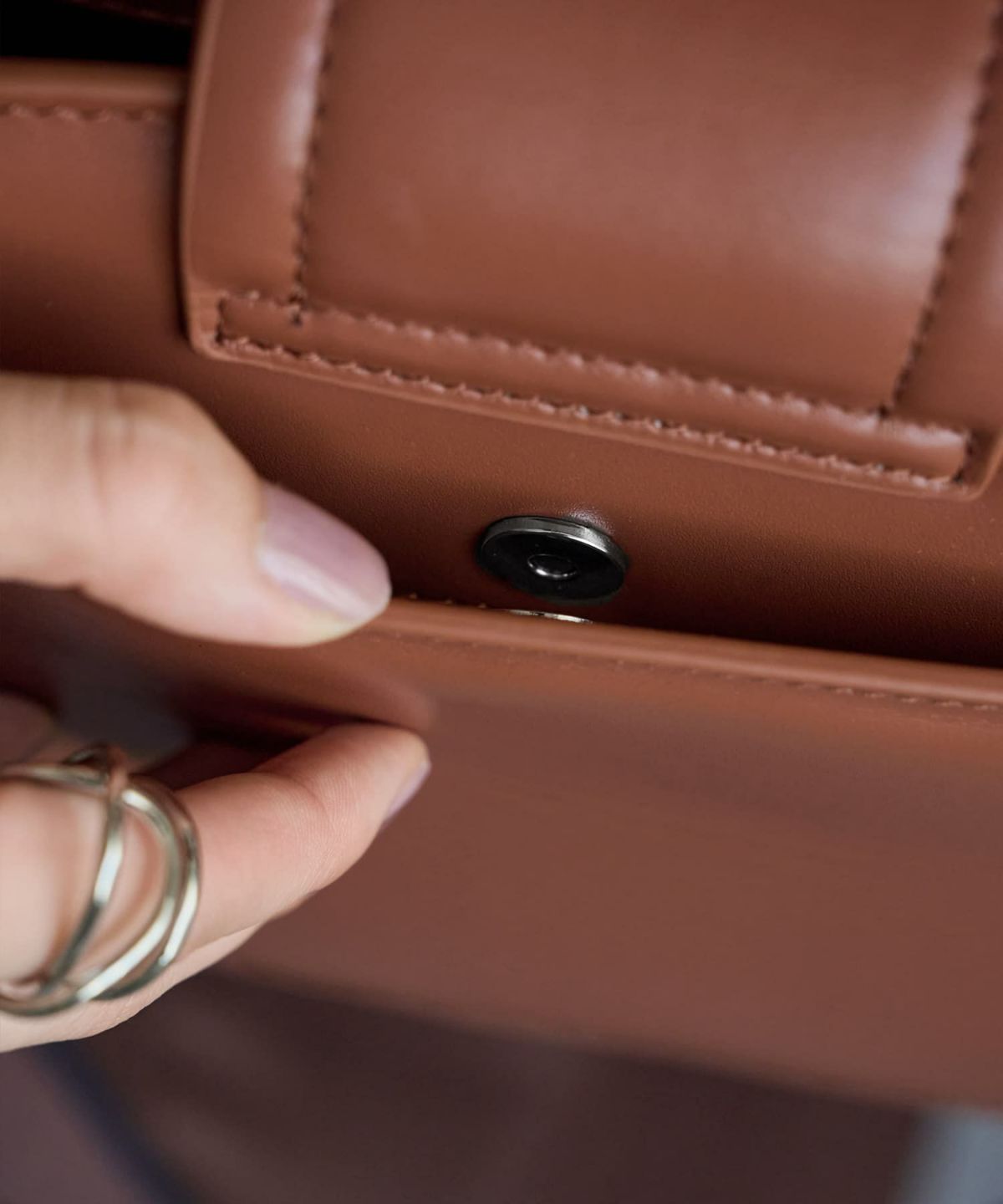 ライトブラウン