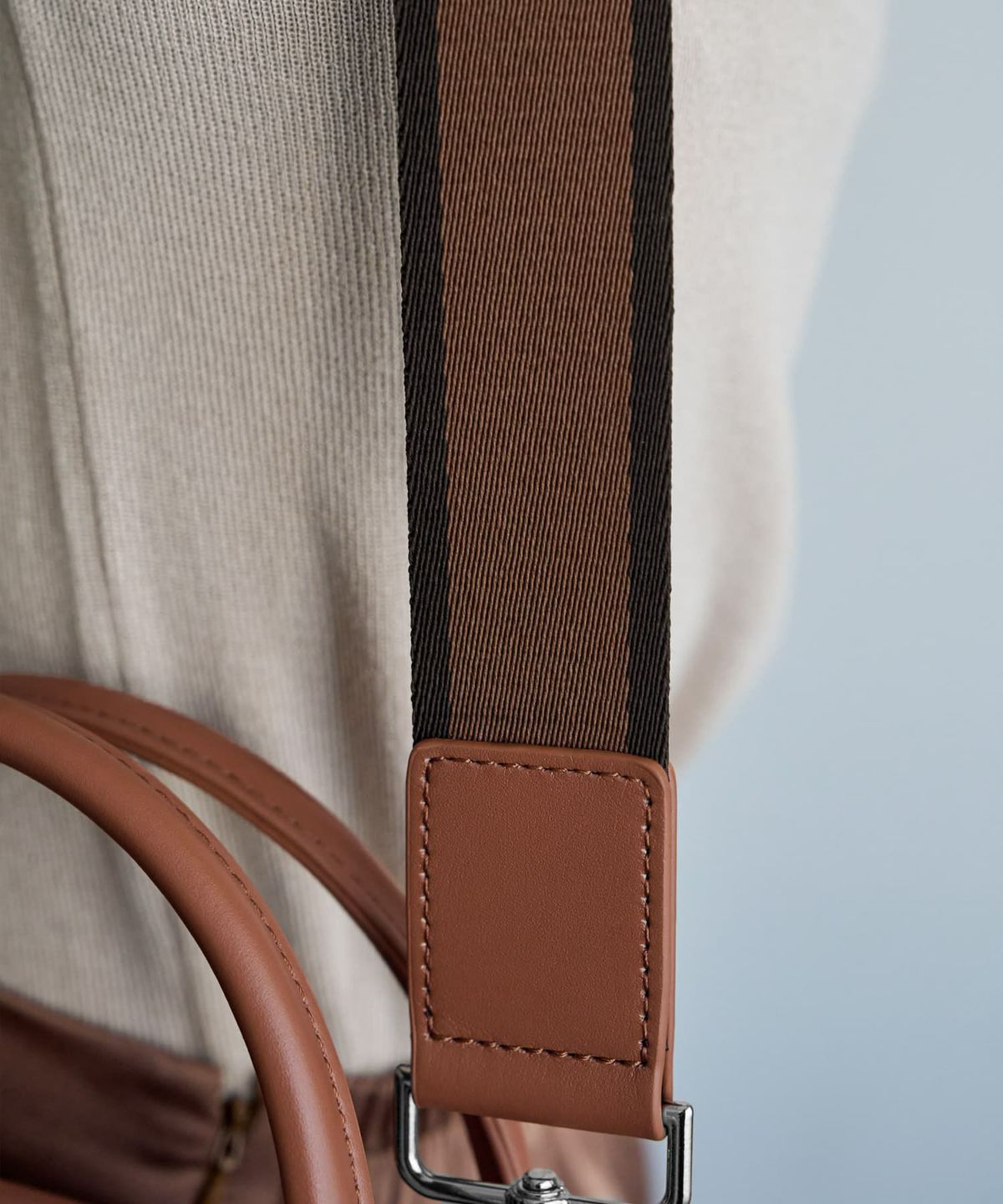 ライトブラウン