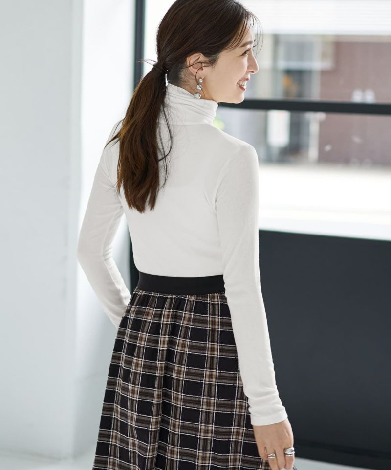 とろみ薄リブタートルネックトップス | おしゃれな大人レディース