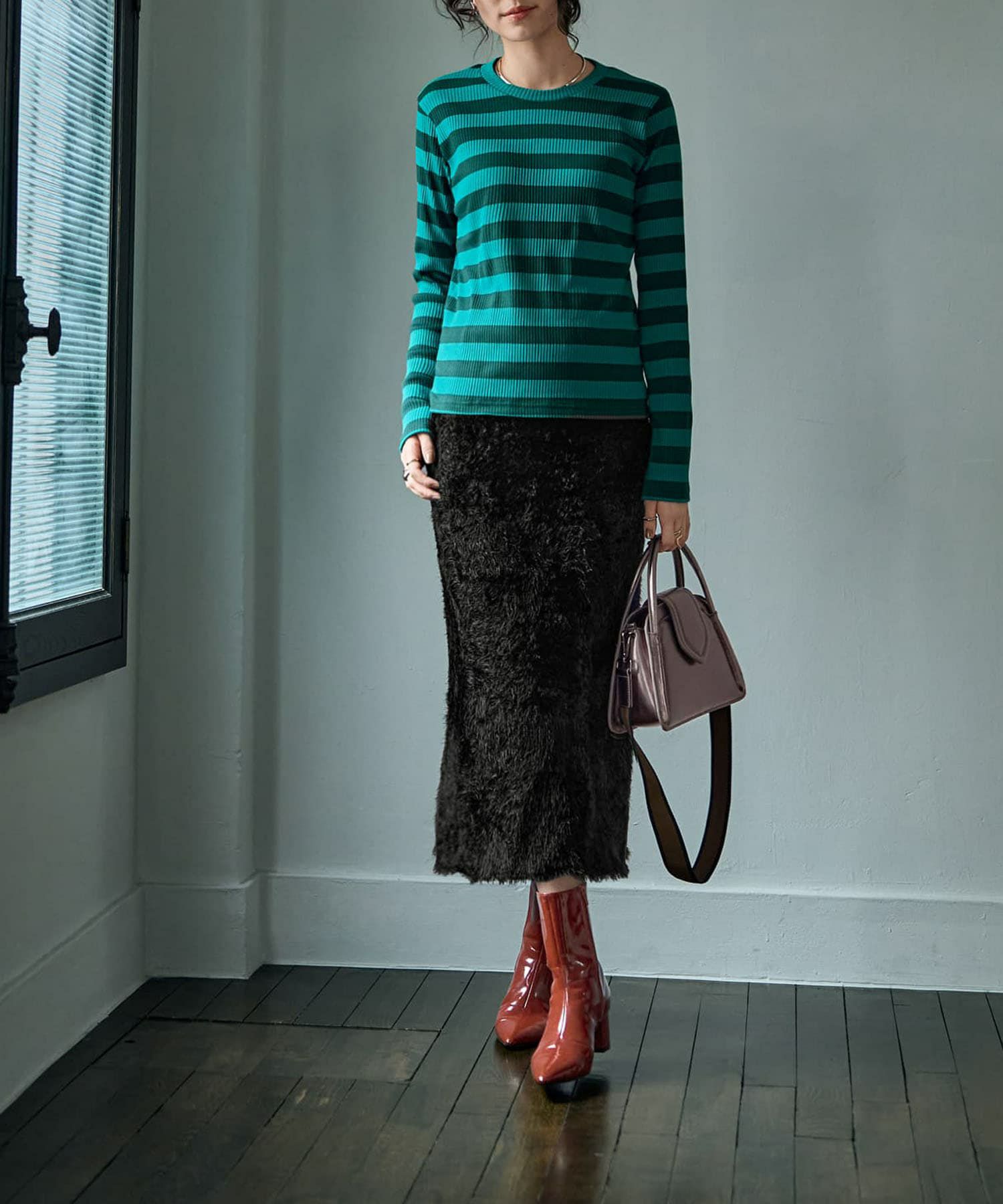 カラーボーダーリブトップス | おしゃれな大人レディースファッション