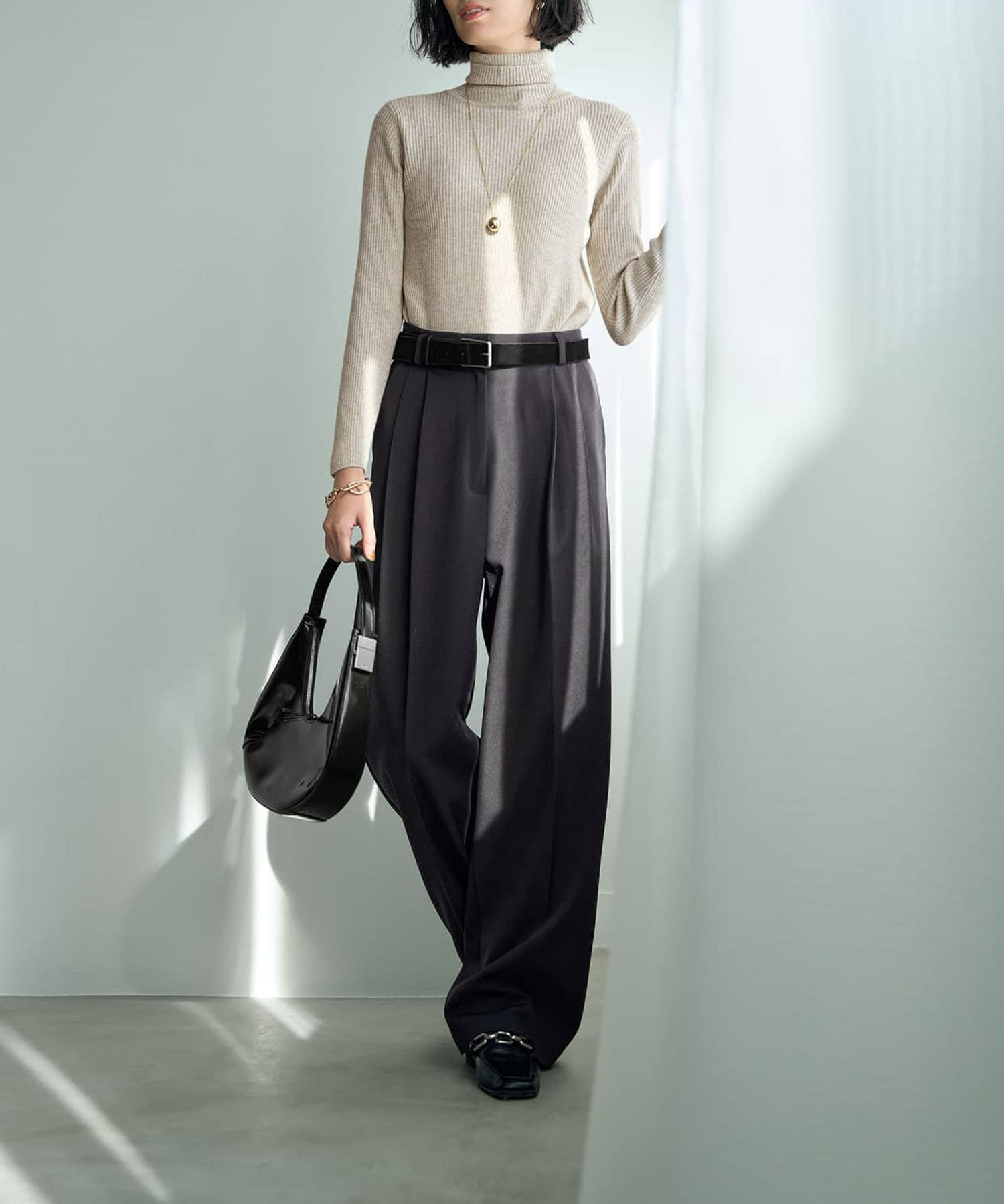 カシミヤ混リブタートルニットトップス | おしゃれな大人レディース