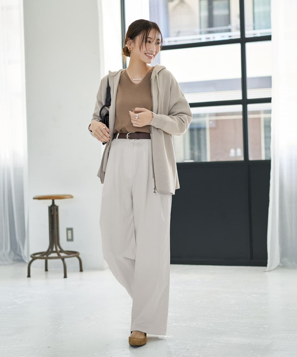 着用イメージ 166cm グレージュ