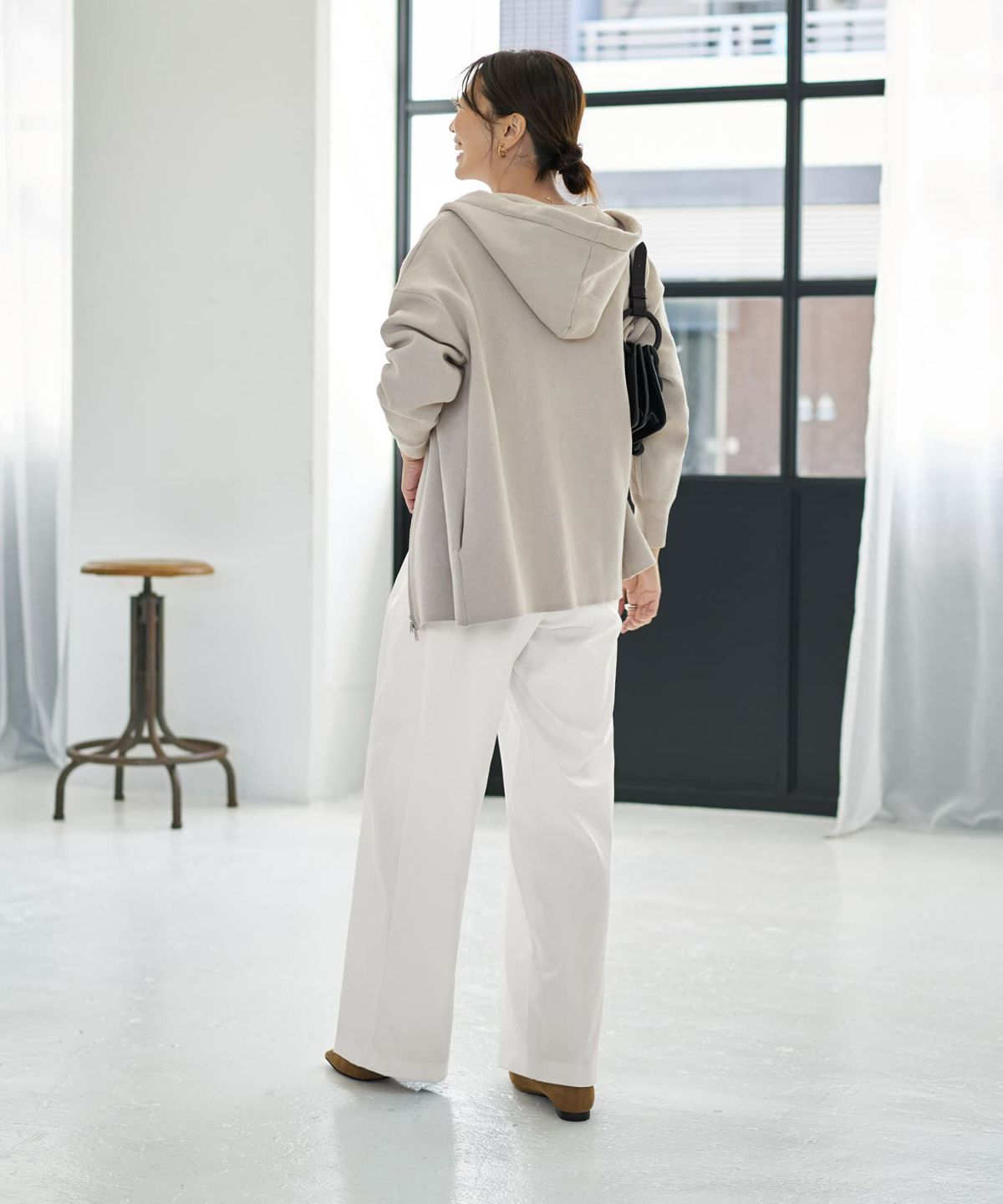 着用イメージ 166cm グレージュ