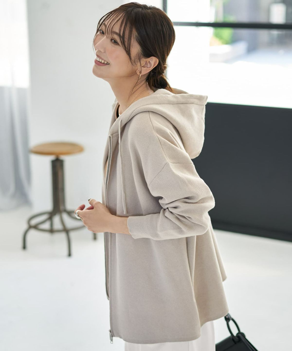 着用イメージ 166cm グレージュ