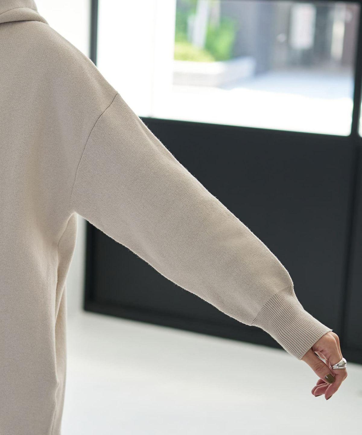 着用イメージ 166cm グレージュ