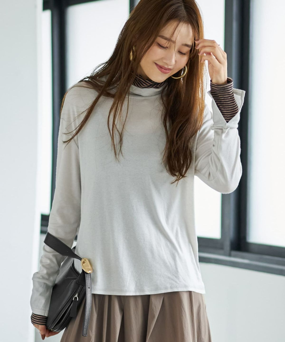 ブライトグレー