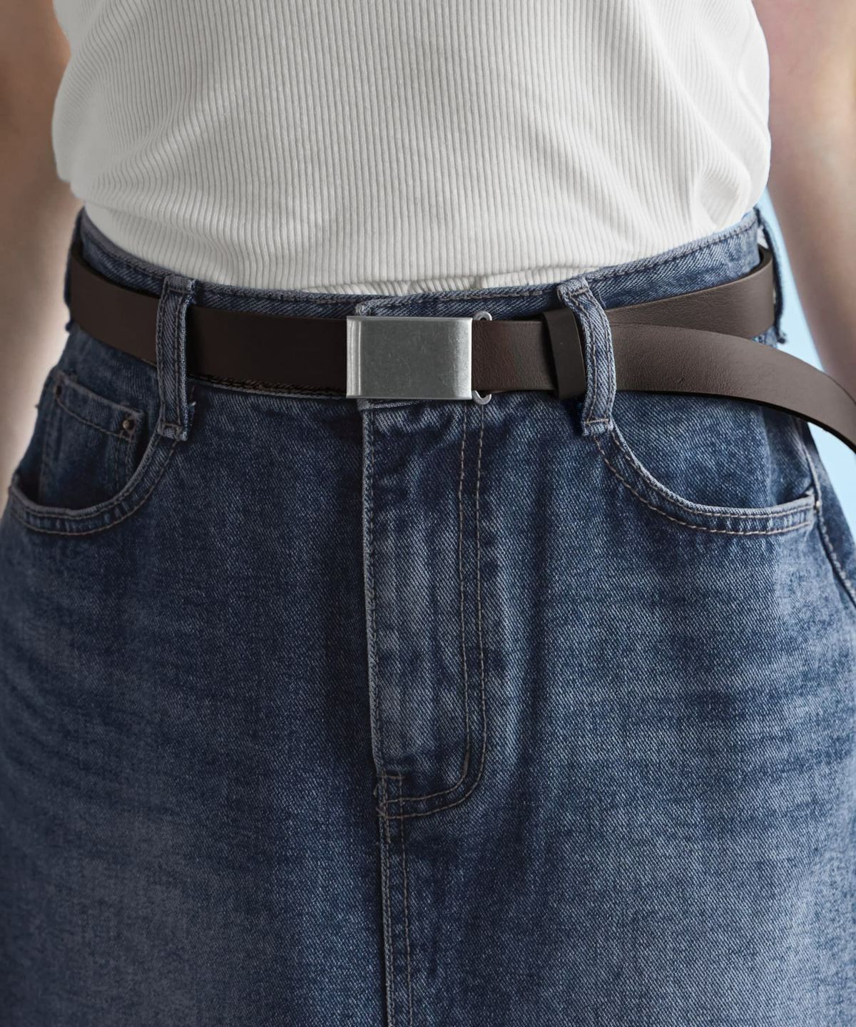 ダークブラウン