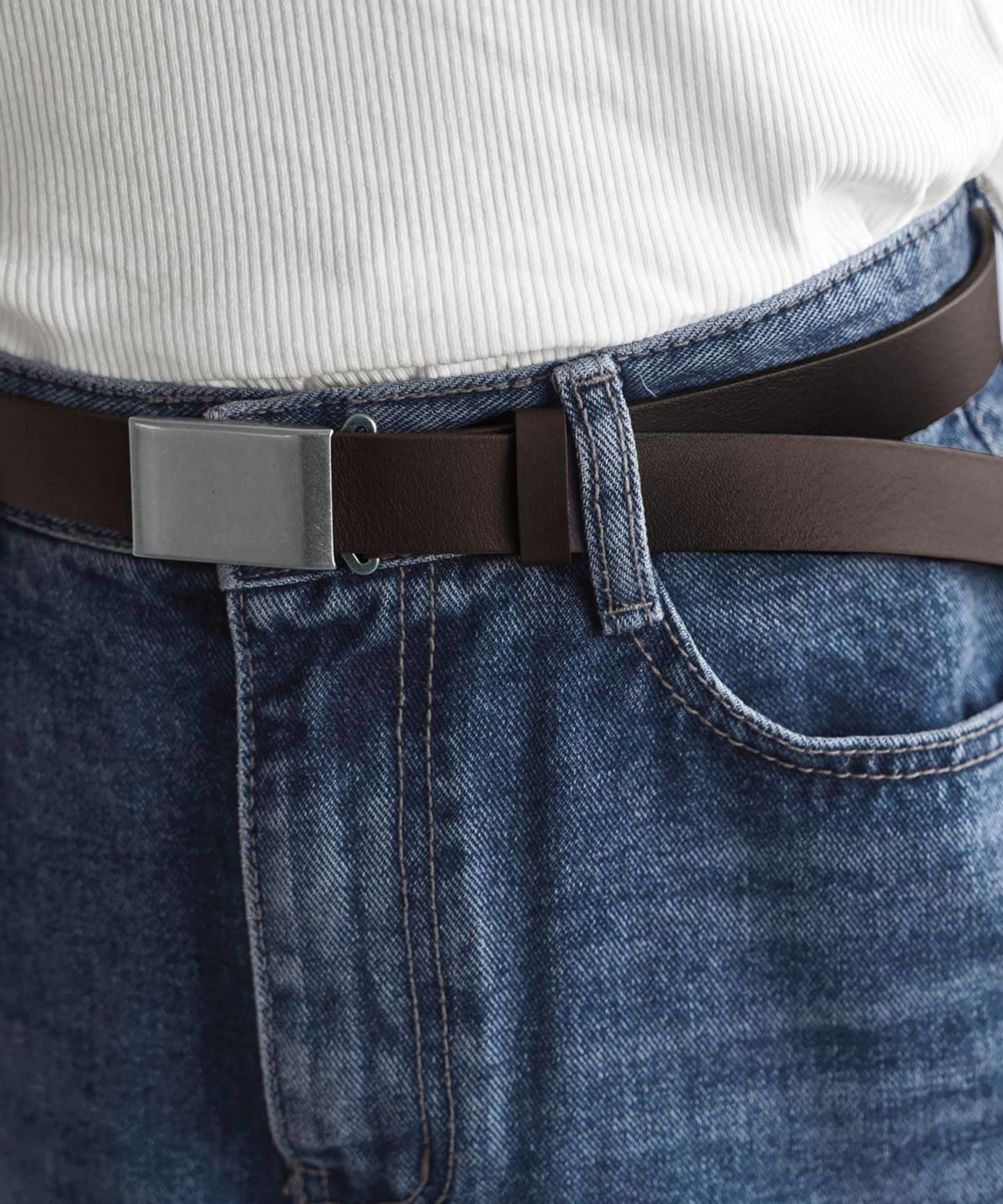 ダークブラウン