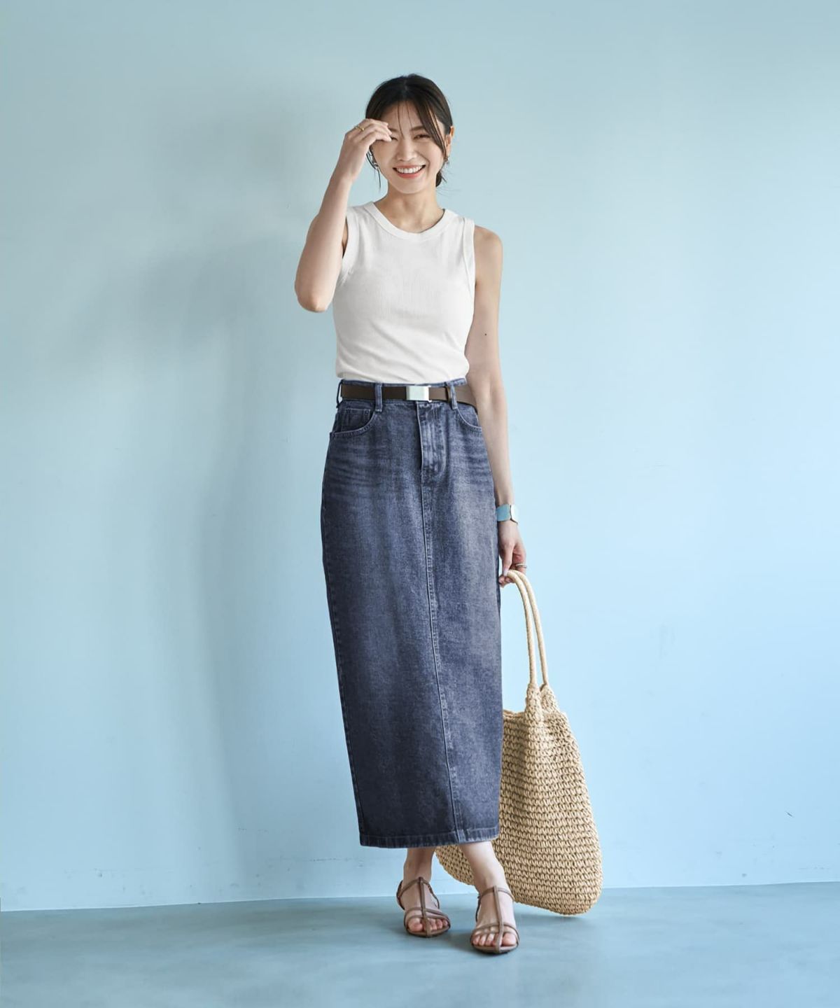 ダークブラウン