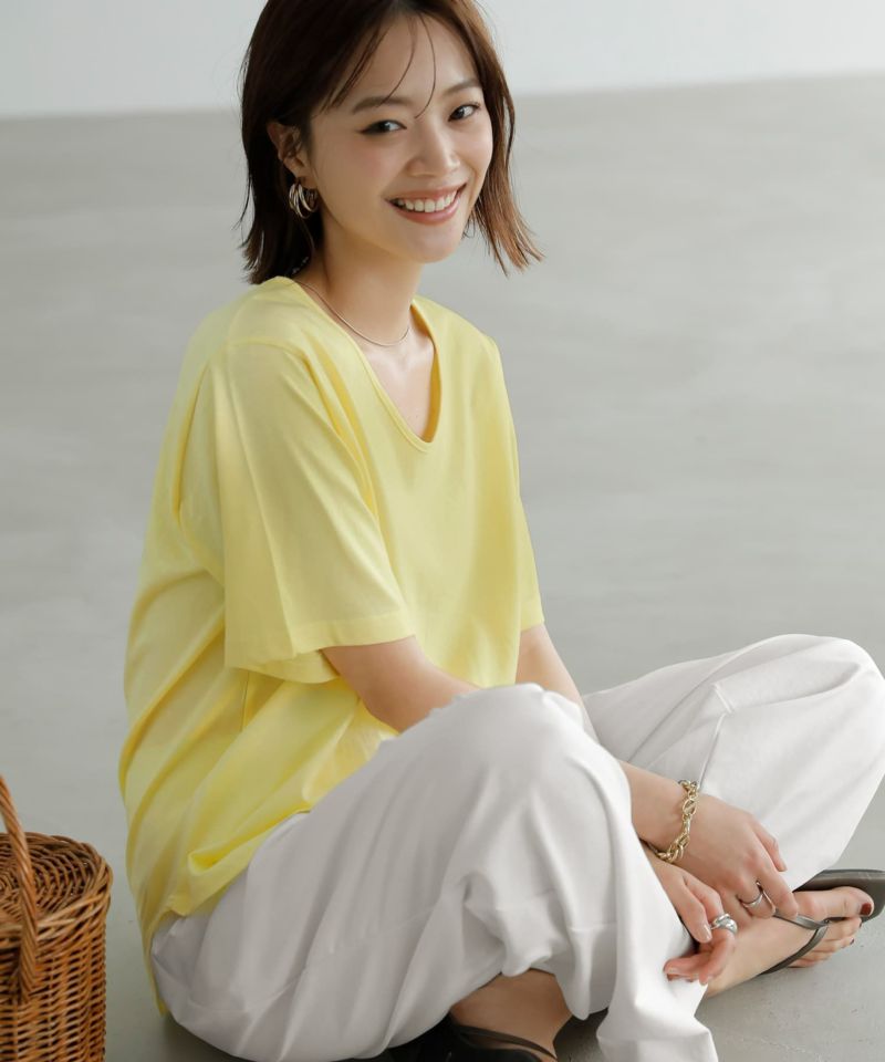 デコルテが開いたヌケ感5分袖Tシャツ | おしゃれな大人