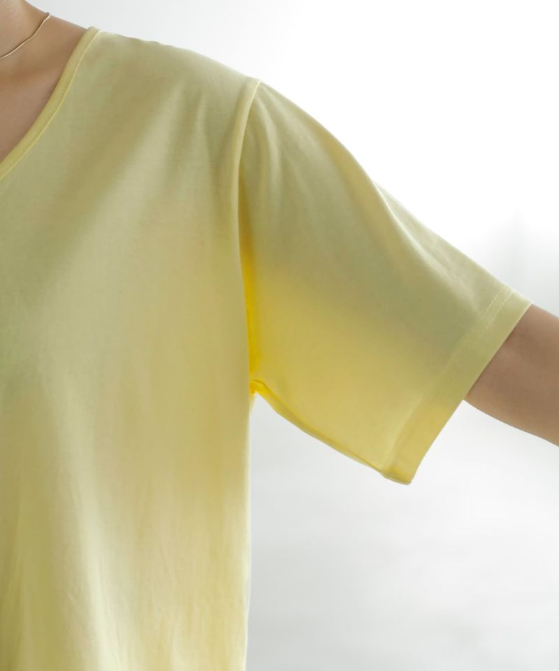 デコルテが開いたヌケ感5分袖Tシャツ | おしゃれな大人