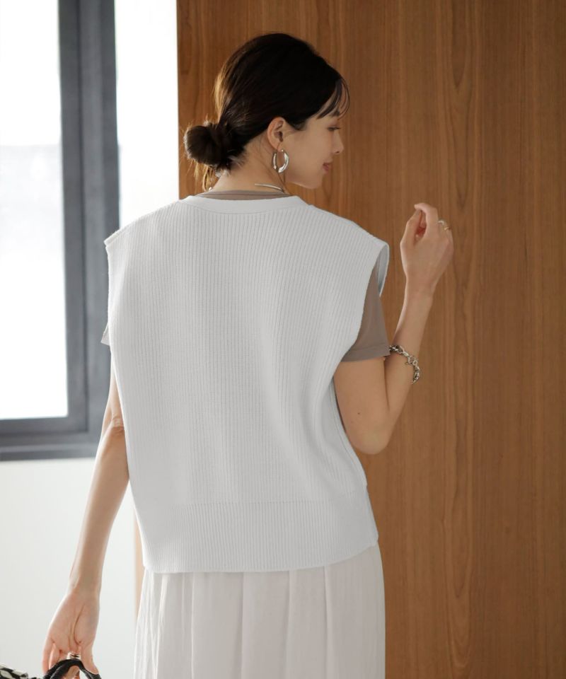 未使用品 2万 アレッサンドロルッピ 白サマーニット 50 L位 ホワイト KOEISTORE ニットトップス レディース 春 夏 春夏 黒 白 Vネック
