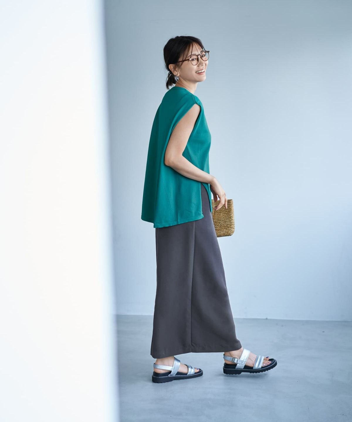 着用イメージ　166cm 02サイズ　チャコール