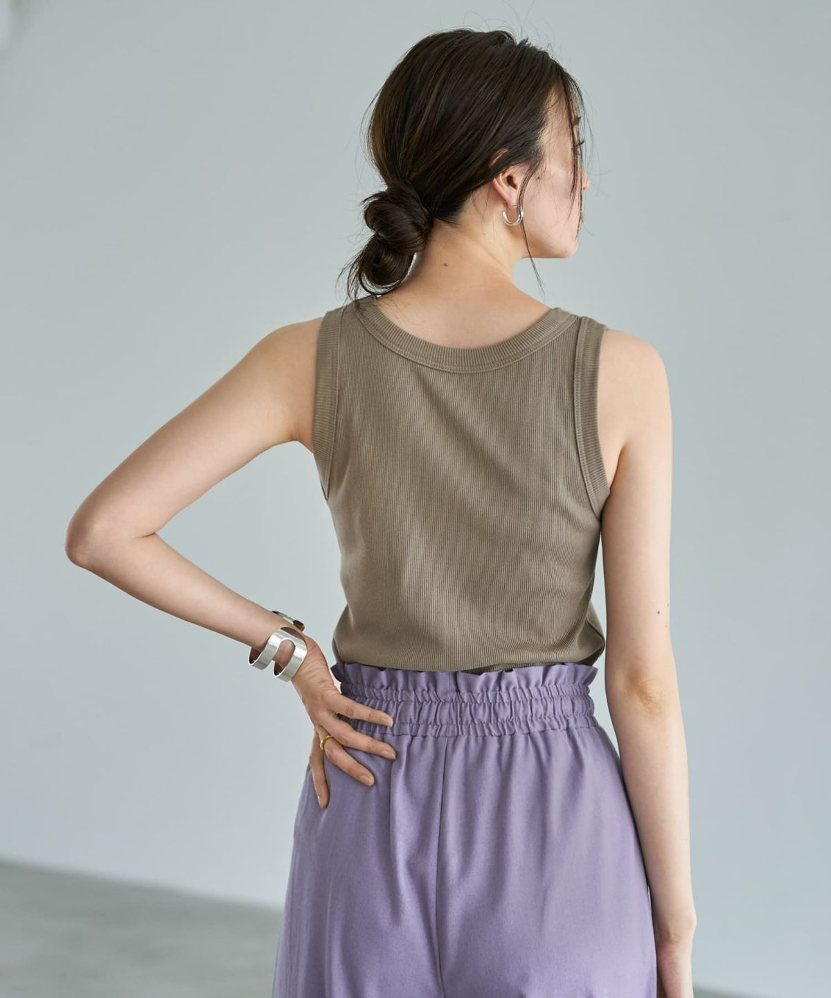 着用イメージ　166cm オリーブベージュ