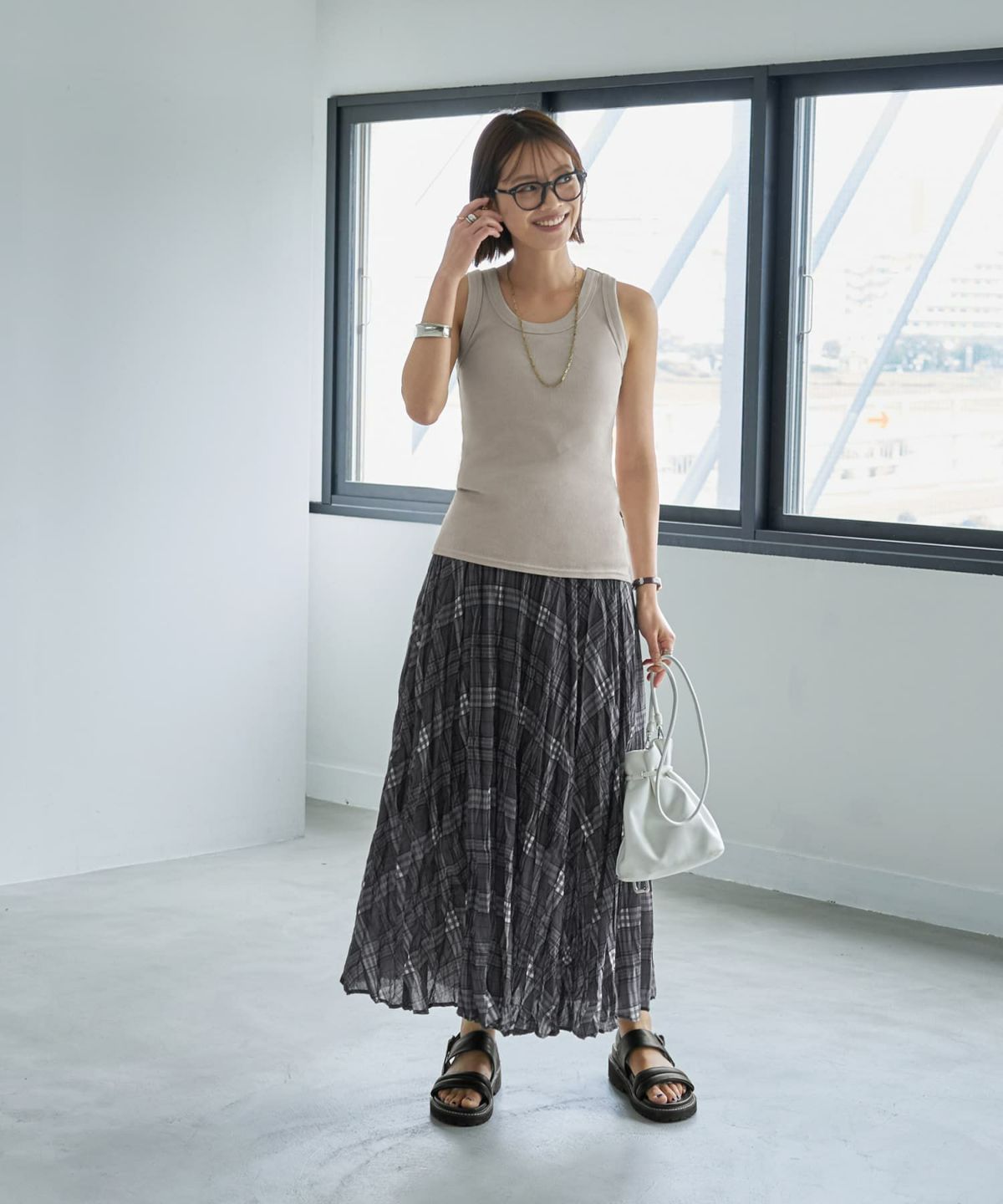 着用イメージ　167cm グレージュ