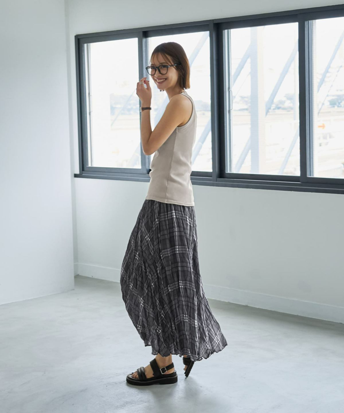 着用イメージ　167cm グレージュ