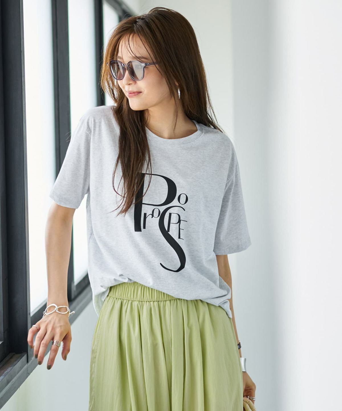 ブライトグレー