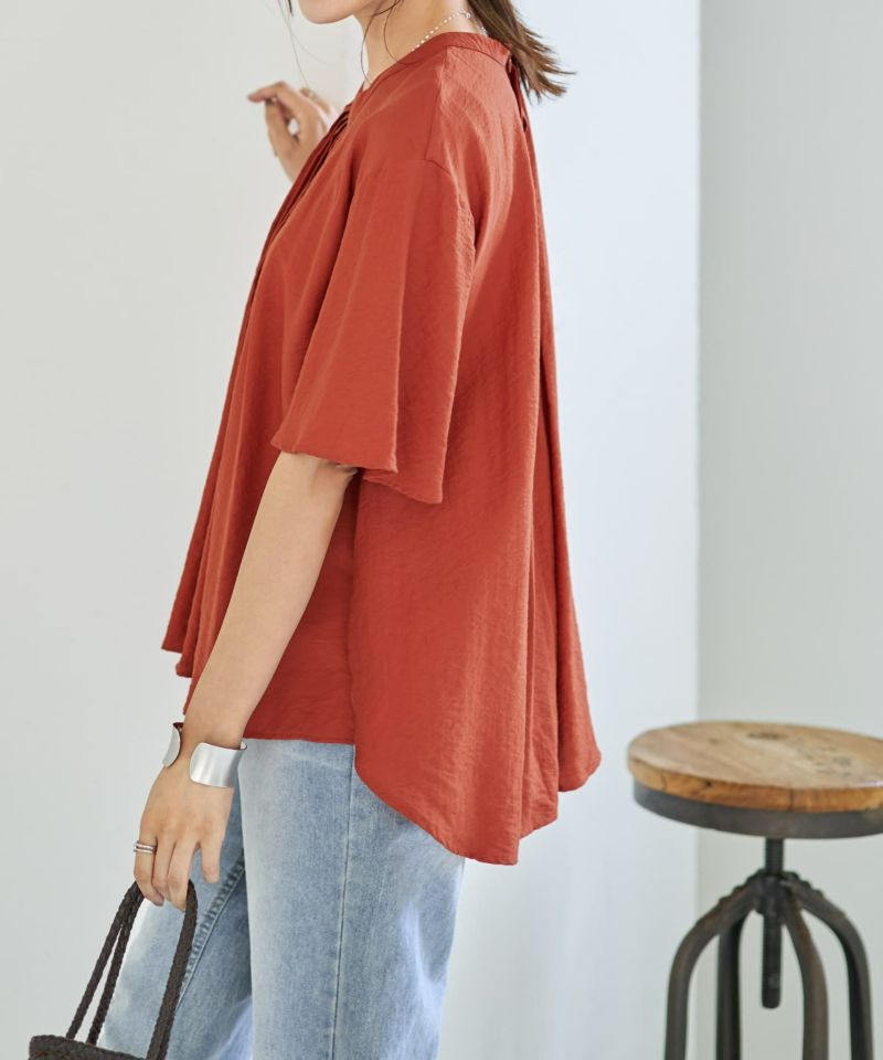 スタイルデリ STYLE DELI 【LUXE】シボ生地プリーツタック5分袖ブラウス （シアーブルー） STYLE DELI(スタイルデリ)の【LUXE】シボ生地プリーツタック5分