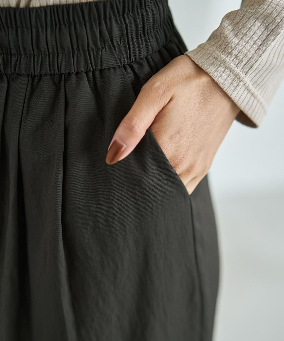 着用イメージ 166cm ダークカーキ