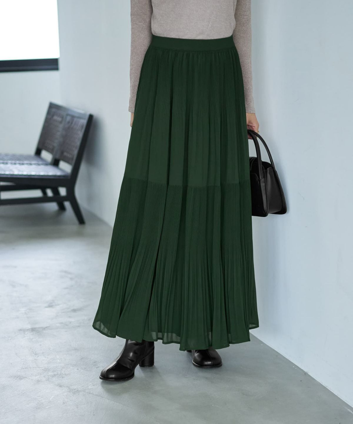 ダークグリーン