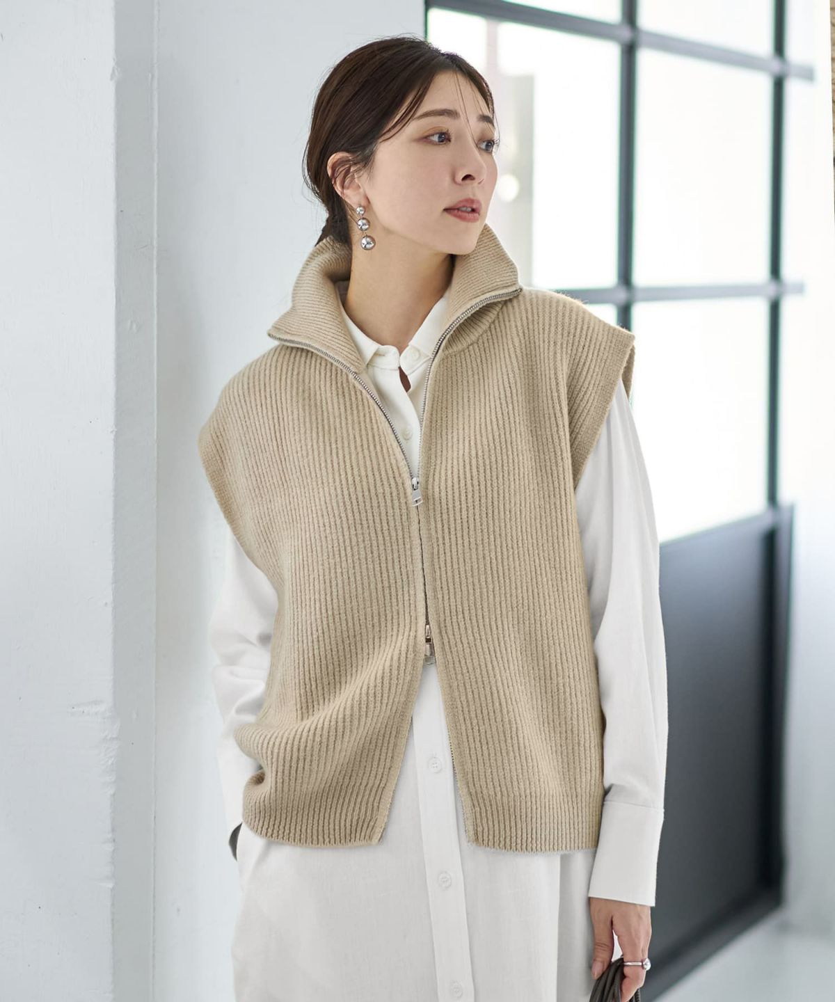 ライトベージュ