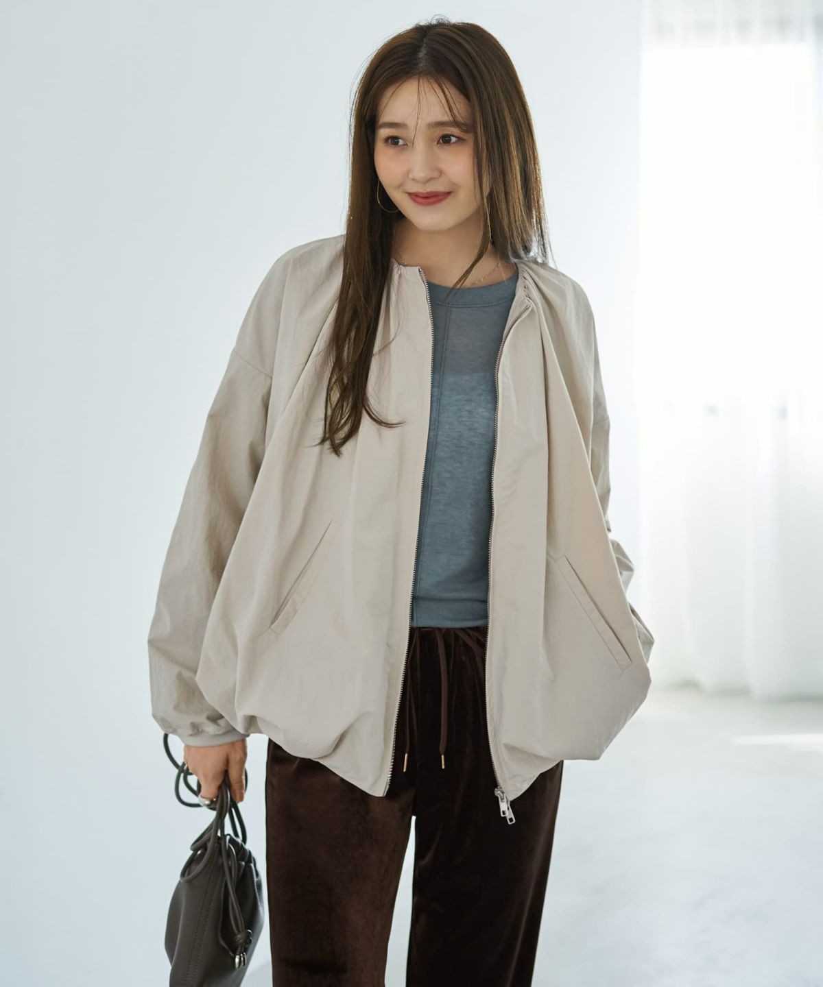 エクリュベージュ