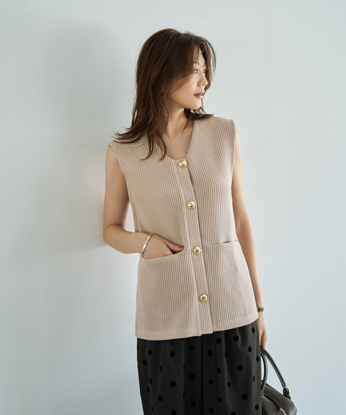 ピンクベージュ