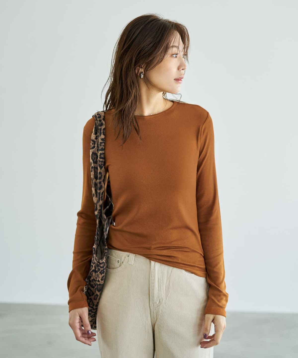 ライトブラウン