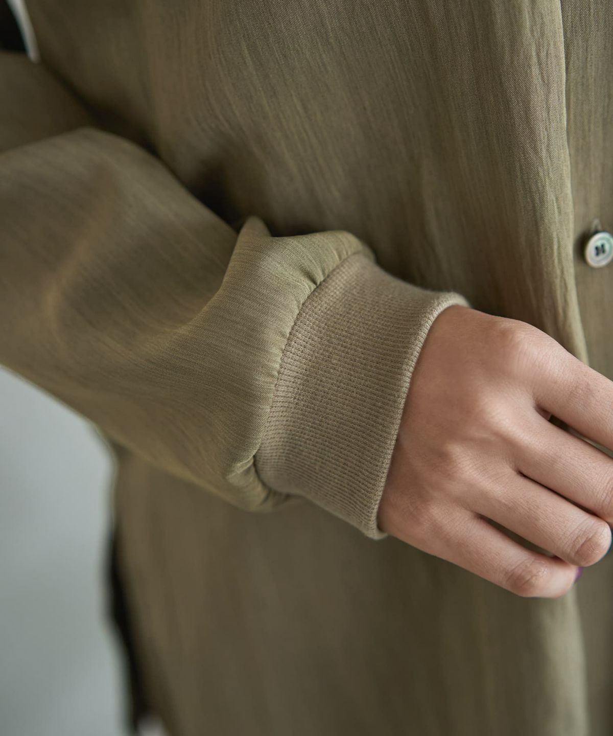 着用イメージ 166cm カーキ