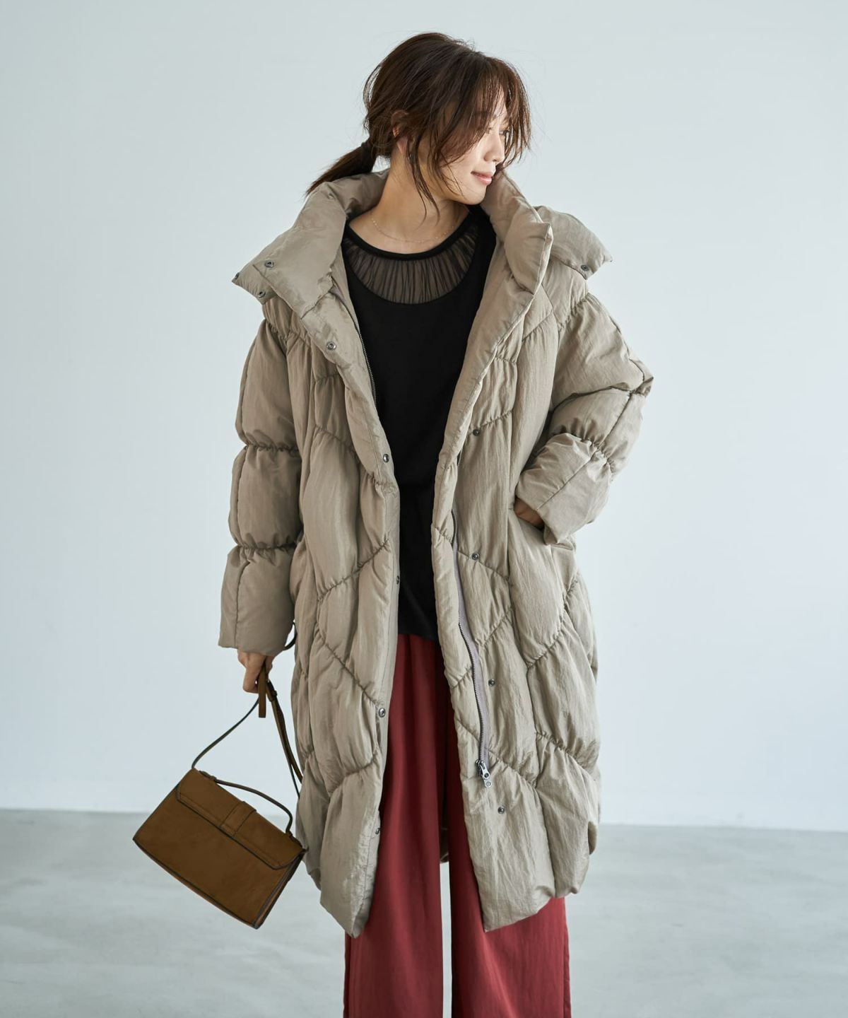 サンドベージュ