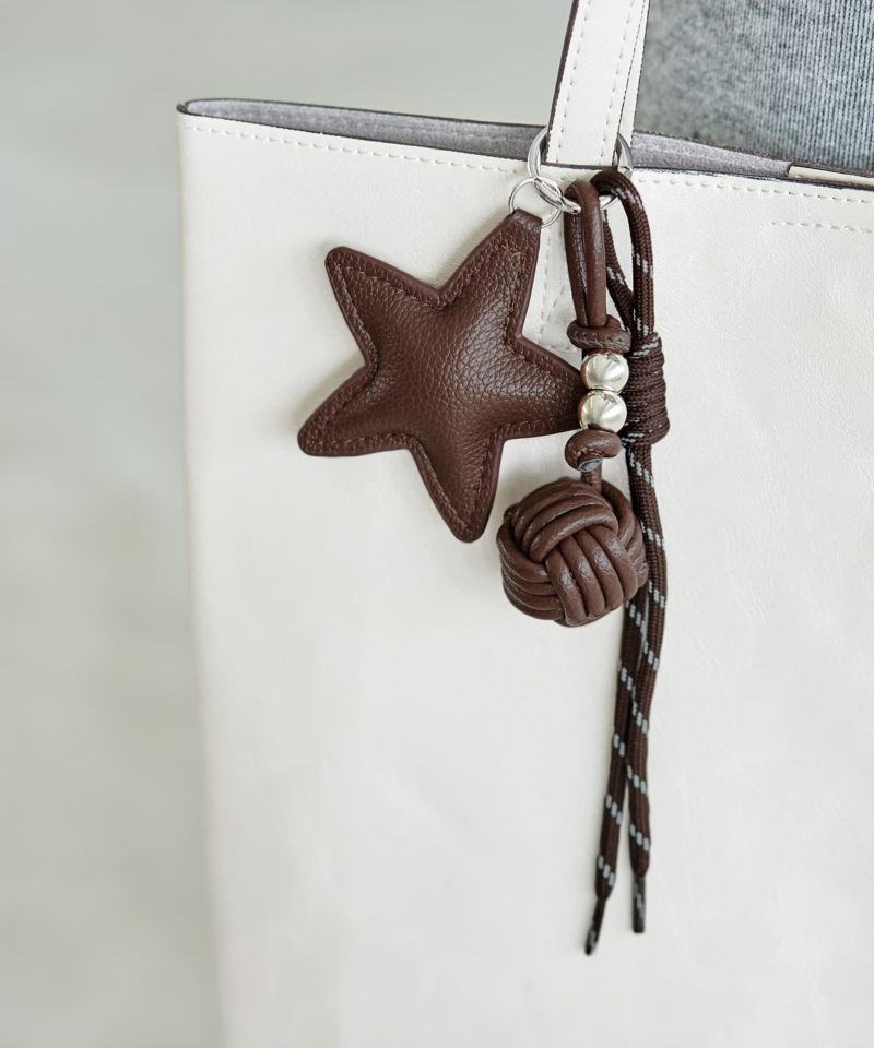 フェイクレザーSTARチャーム | おしゃれな大人レディースファッション