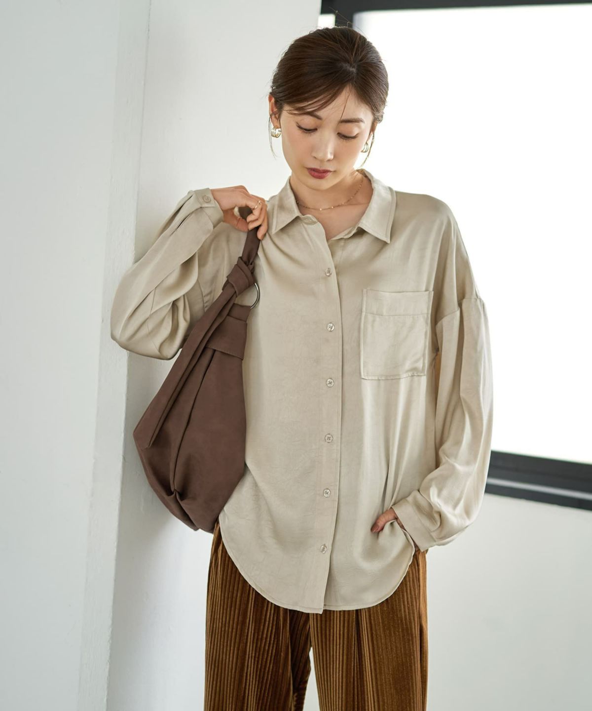 ライトベージュ