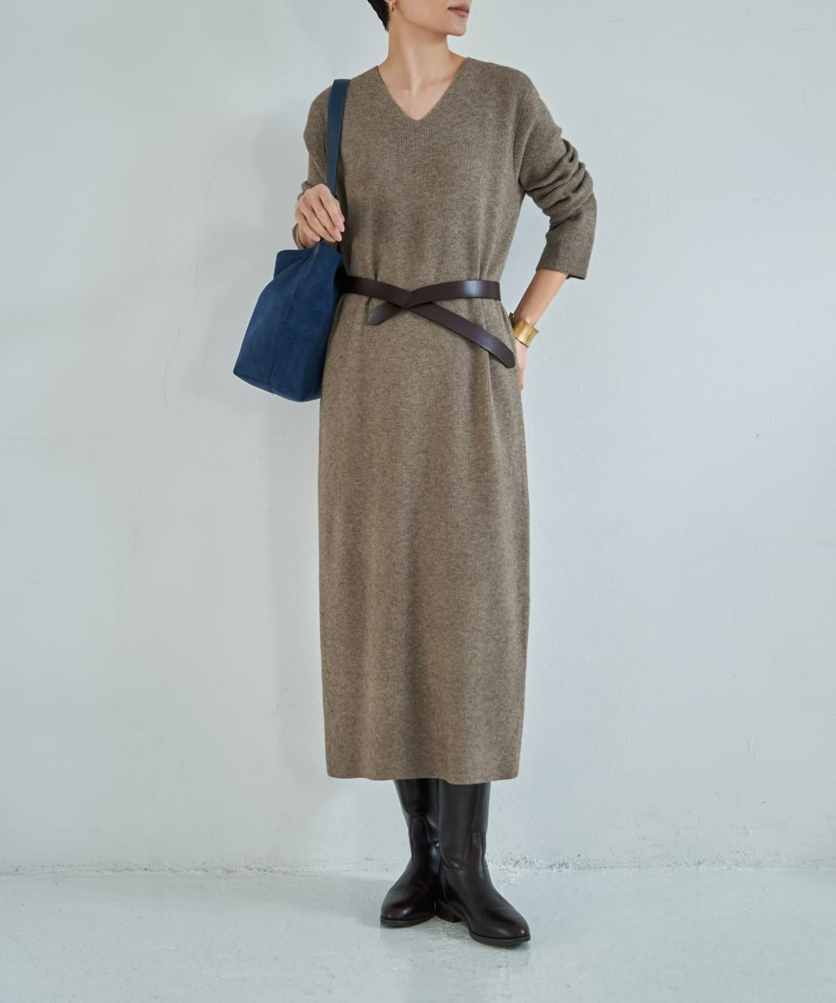 ダークブラウン 