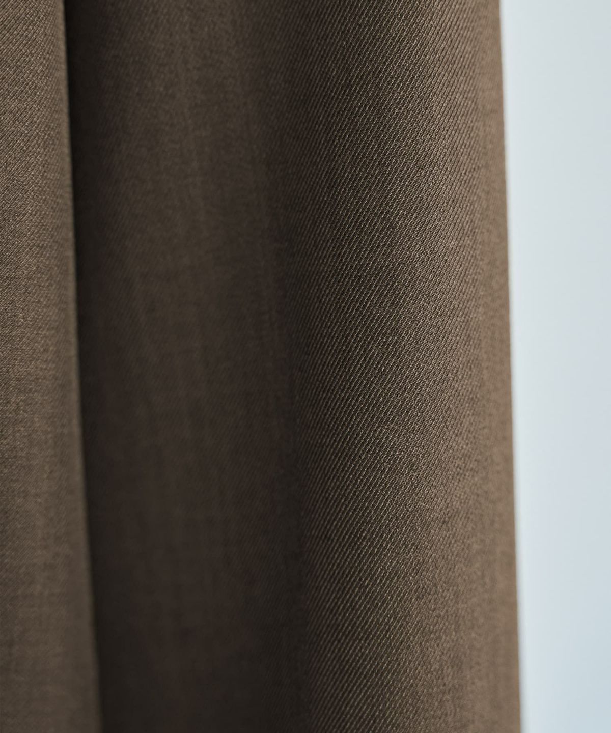 カーキブラウン